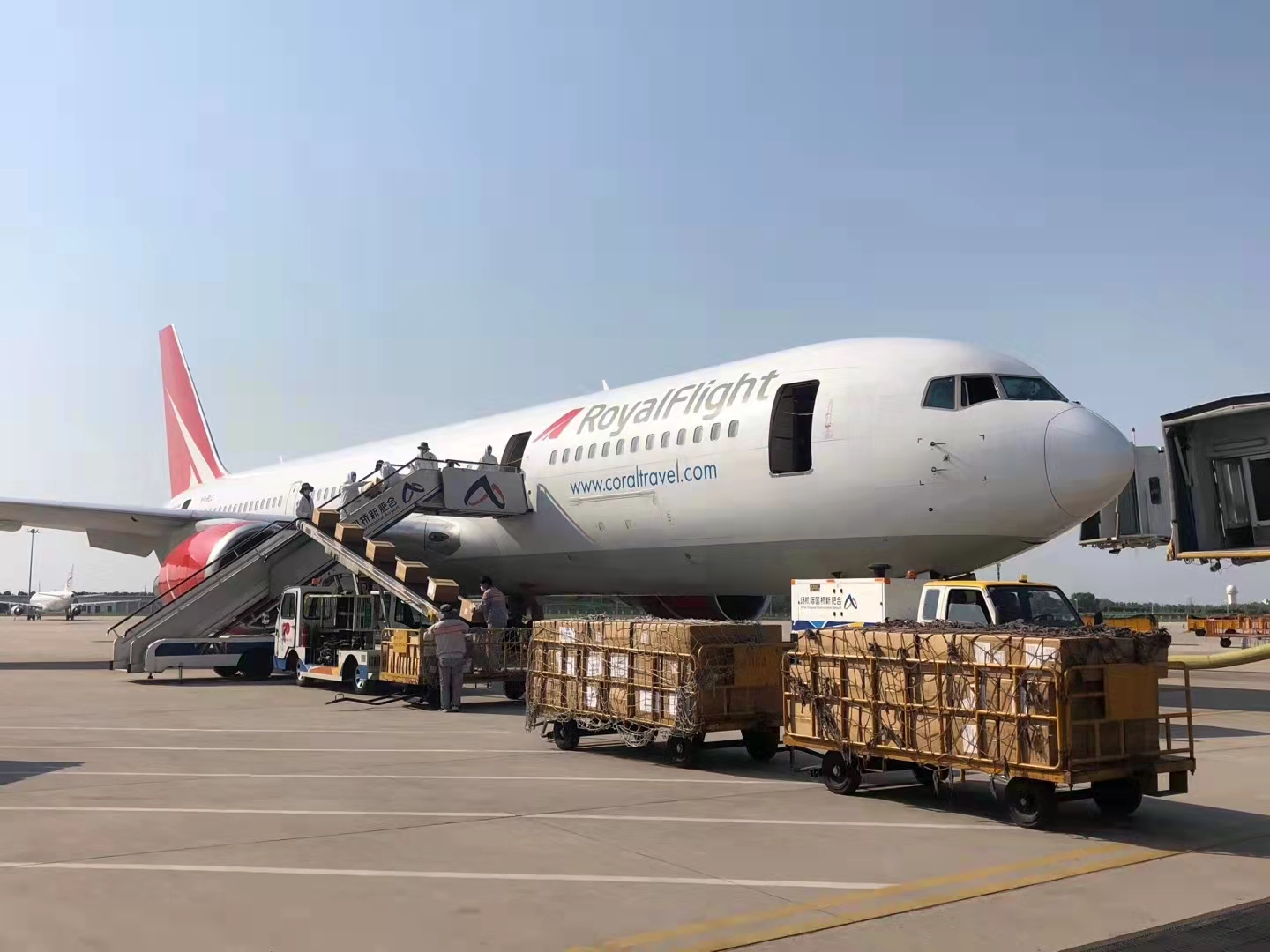 航空貨運(yùn) 信賴(lài)航馳 專(zhuān)注空運(yùn) 當(dāng)日到達(dá) 咨詢(xún)熱線:4006169156(圖3) 航空貨運(yùn) 信賴(lài)航馳 專(zhuān)注空運(yùn) 當(dāng)日到達(dá) 咨詢(xún)熱線:4006169156(圖3)